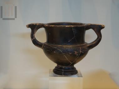 Black painted kantharos