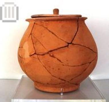 Clay lidded pyxis