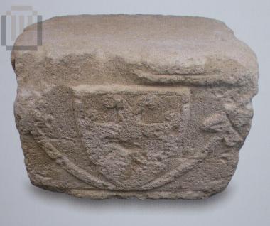 Capital with relief decoration