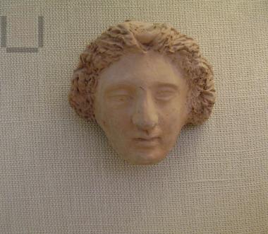 Προτομή γυναικείας μορφής