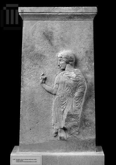 Επιτύμβια στήλη με παράσταση ανδρικής μορφής
