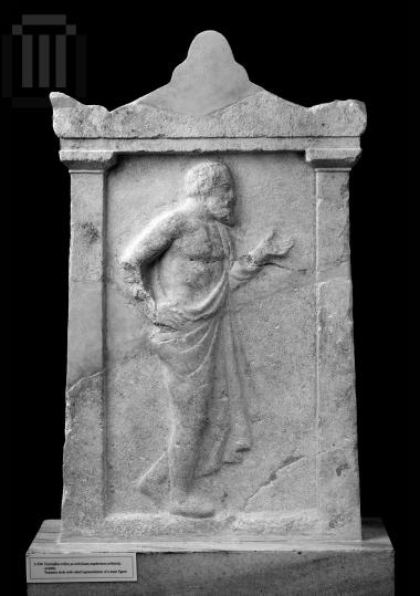 Επιτύμβια αετωματική στήλη με παράσταση γενειοφόρου άνδρα