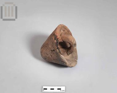 Πήλινο πώμα μεγάλου αποθηκευτικού αγγείου