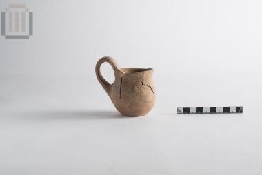 Μικρό μόνωτο κύπελλο