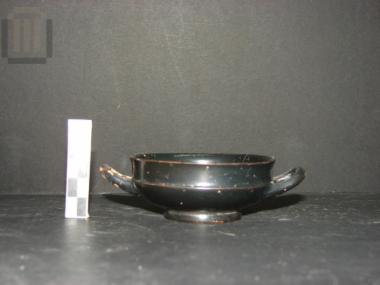 Attic black-glazed Rheneia cup