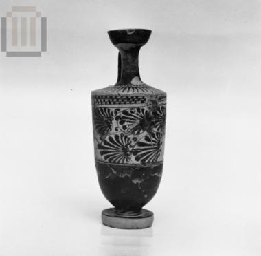 Attic secondary lekythos with vegetal and linear decoration
