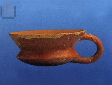 One-handled cup