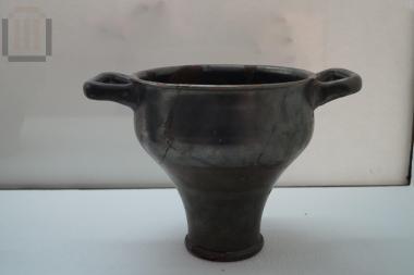 Black painted skyphos