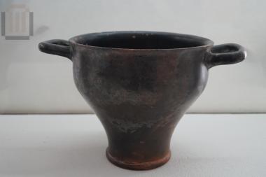 Black painted skyphos