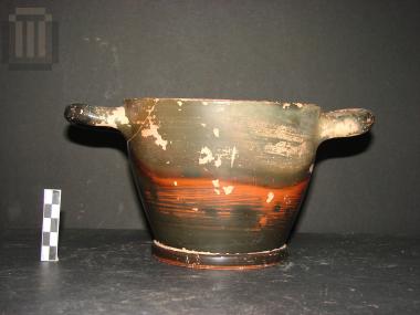 Attic black-glazed type A skyphos