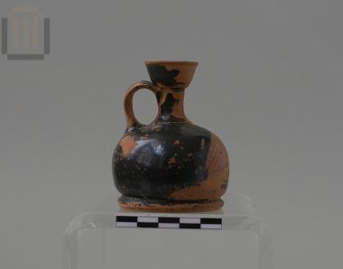 Αττική ερυθρόμορφη αρυβαλλοειδής λήκυθος