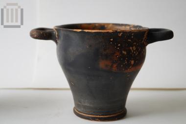 Black painted skyphos
