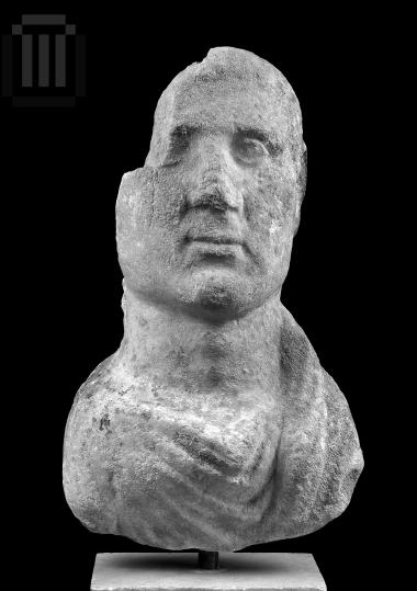 Τμήμα εικονιστικής προτομής ανδρικής μορφής