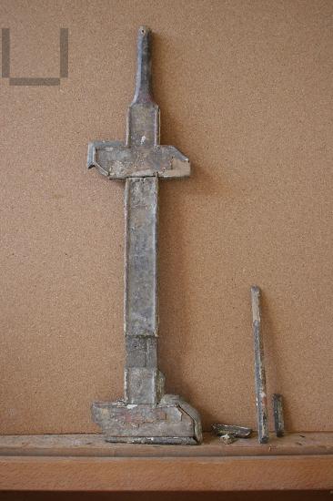 Cross