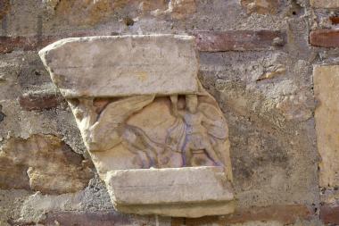 Marble funerary kline fragments