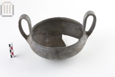 Τροχήλατος κανθαροειδής σκύφος