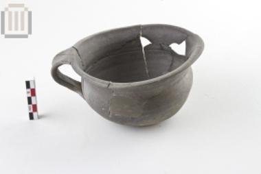 Χειροποίητο μόνωτο κυάθιο