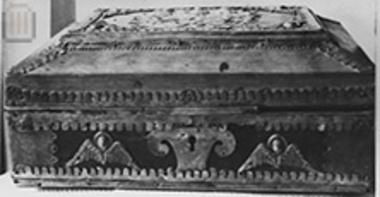 Wooden small chest with silver decoration