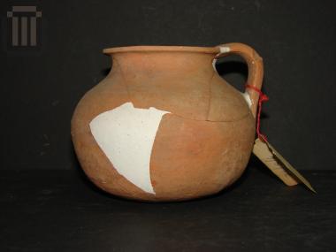 Clay one-handled chytra