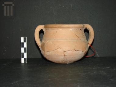 Clay chytra-shaped pot