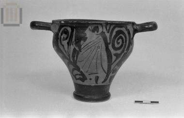 Red-figure kotyle of a Chalkidiki workshop
