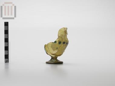 Γυάλινο ποτήρι με επίθετες μπλε κηλίδες