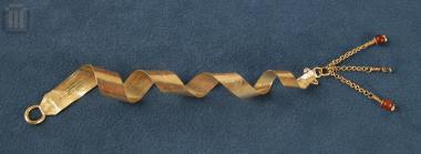 Gold spiral hair jewel