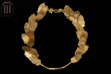 Gold oak wreath
