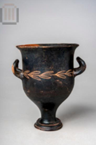 Κωδωνόσχημος κρατηρίσκος με διακόσμηση 