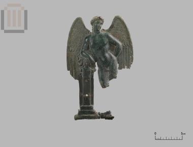 Χάλκινο έλασμα με Έρωτα από τη διακόσμηση υδρίας