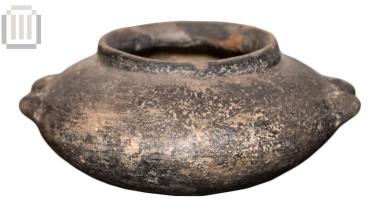 Biconical pyxis