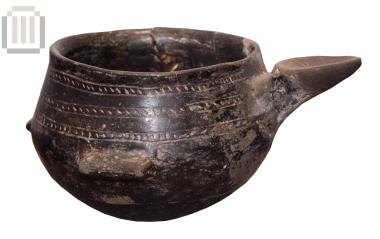 Deep spouted bowl