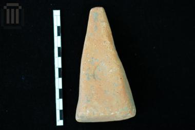 Πήλινη πυραμιδόσχημη αγνύθα