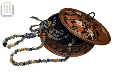 Pyxis with a lid
