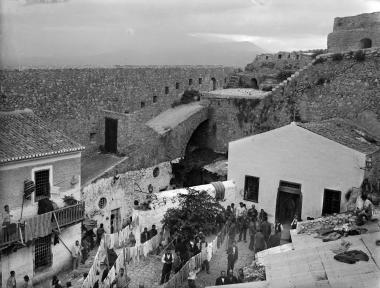 Nauplie, la prison de Palamedi cours et fosses (Ναύπλιο, η φυλακή του Παλαμηδίου, προαύλια και κελιά)