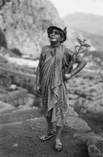 Χαρακτήρας από την παράσταση Αισχύλου Προμηθεύς Δεσμώτης, Δεύτερες Δελφικές Εορτές, 1930