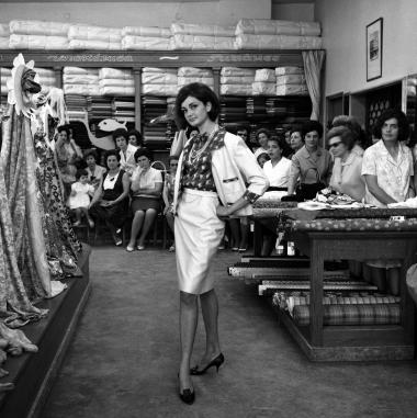 Επίδειξη μόδας στο κατάστημα Κουτσίνα