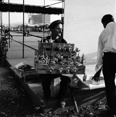 Πλανόδιος πωλητής στο παζάρι