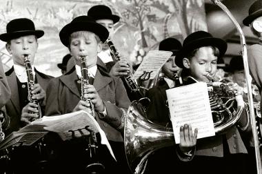 Στο Δημαρχείο, 1974