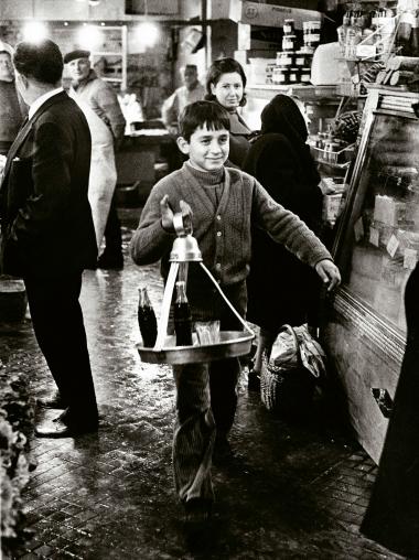 Thessaloniki, Στοά Μοδιάνο, 1974 (ανέκδοτη)