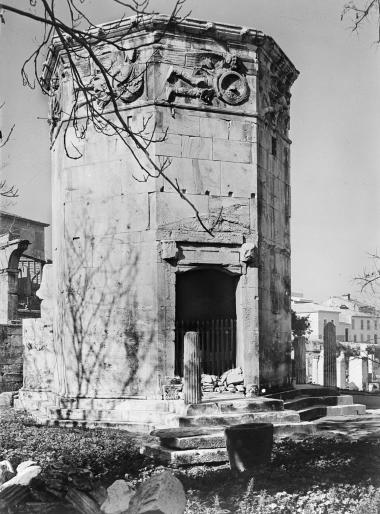 Το Ωρολόγιο του Κυρρήστου ή ο Πύργος των Ανέμων, 1925-39