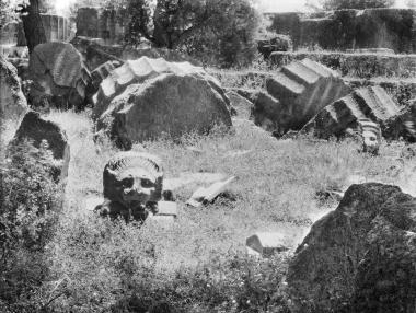 Θραύσματα αρχιτεκτονικών μελών από το ναό του Διός, Ολυμπία, 1928