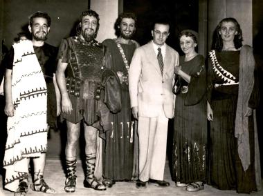 «Ορέστεια» 1949, αναμνηστική φωτογραφία από την πρεμιέρα