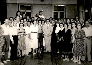 Ο Δημήτρης Ροντήρης με στελέχη και καλλιτέχνες του Εθνικού Θεάτρου