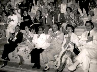 «Μήδεια» 1956, μέλη της κυβέρνησης και επίσημοι στο κοινό της παράστασης