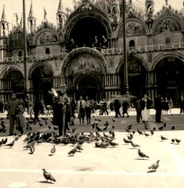 Περιοδεία του Εθνικού Θεάτρου 1939, αναμνηστική φωτογραφία στη Βενετία