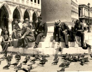 Περιοδεία του Εθνικού Θεάτρου 1939, αναμνηστική φωτογραφία στη Βενετία
