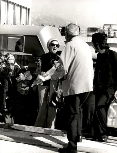 Περιοδεία του Εθνικού Θεάτρου στην Ιαπωνία 1974, άφιξη του θιάσου στην Αθήνα