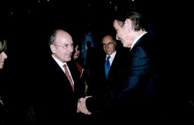 «Ο κύκλος με την κιμωλία», ο Πρόεδρος της Δημοκρατίας Κ. Στεφανόπουλος στην πρεμιέρα