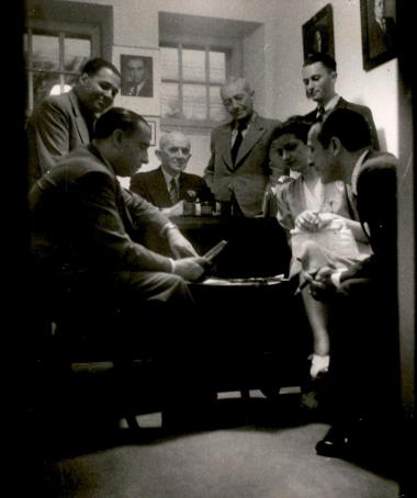 Ο Κωστής Μπαστιάς με συντελεστές του Εθνικού Θεάτρου